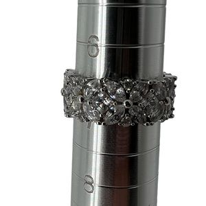 NWOT STERLING SILVER FLORAL PATTERN CZ ETERNITY RING